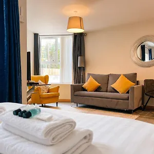 Aparthotel Broc House ****