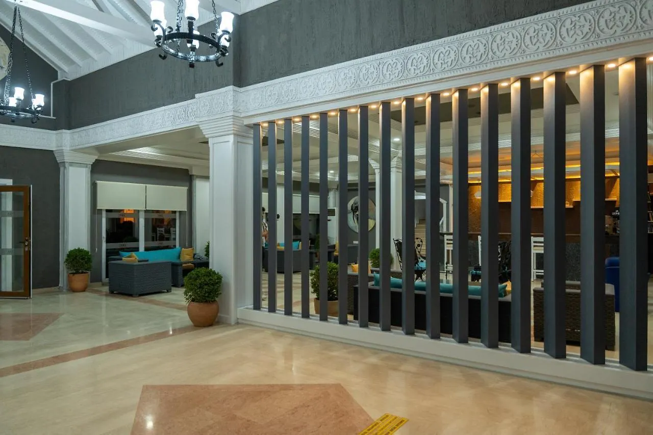 Tiana Beach Resort Turgutreis 4*,