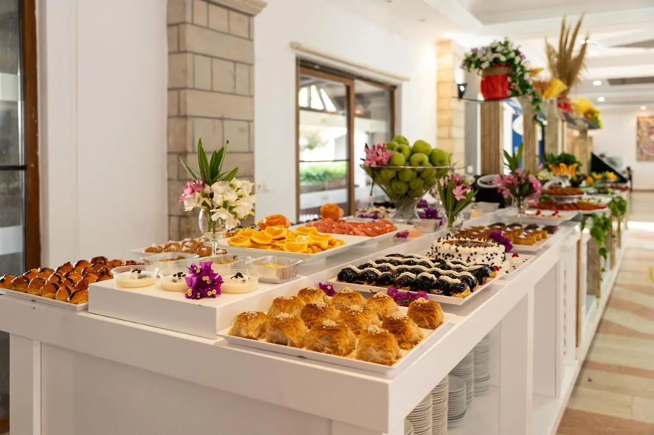 Tiana Beach Resort Turgutreis