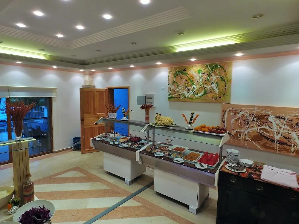 Tiana Beach Resort Turgutreis 4*,