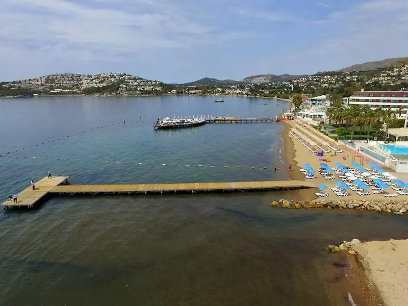 Tiana Beach Resort Turgutreis 4*,